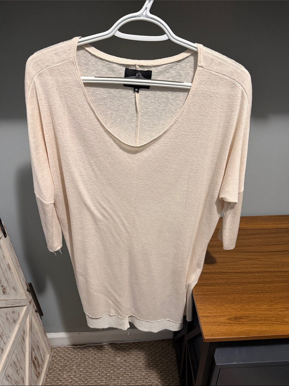 ANGIE Raw Hem Cream V-Neck Lightweight Knit Top
